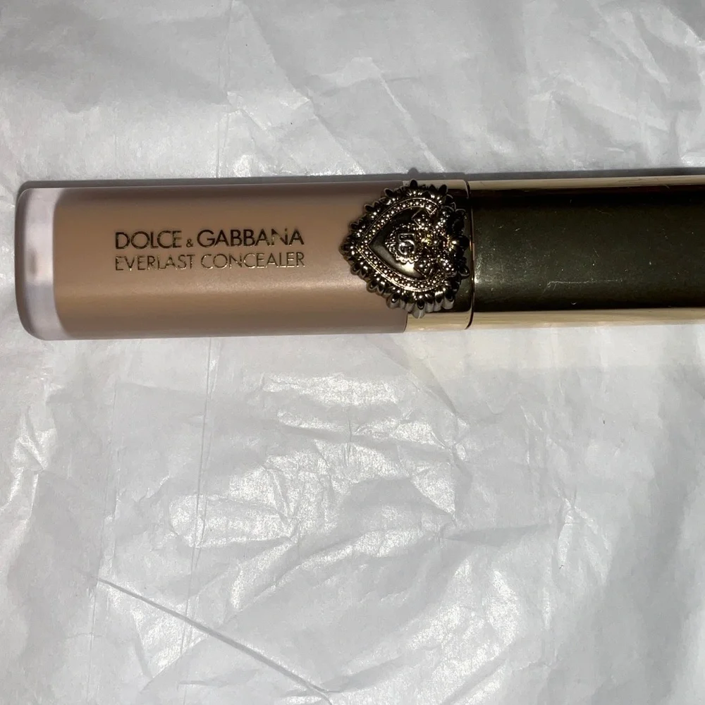 Dolce & Gabbana Everlast Concealer - in 17 Medium